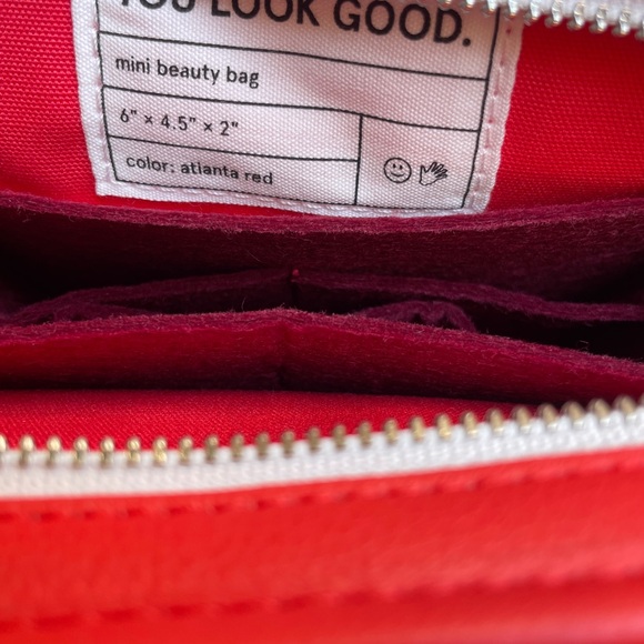 Glossier Atlanta mini beauty bag! Brand new! - Picture 3 of 7